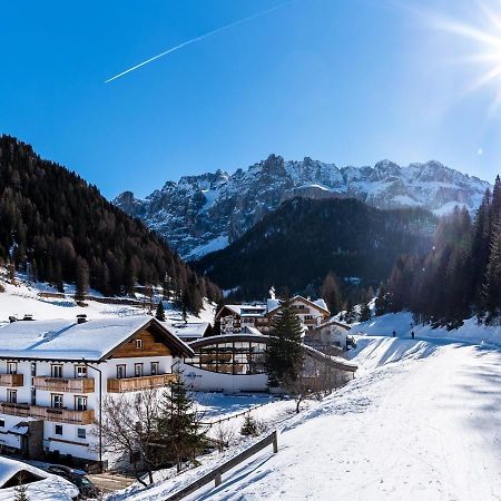 Garni Lanzinger Hotell Selva di Val Gardena Exteriör bild