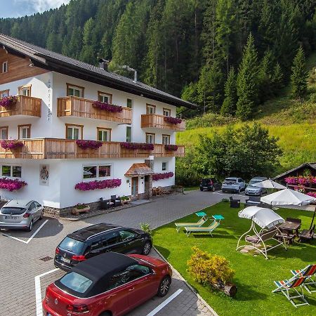 Garni Lanzinger Hotell Selva di Val Gardena Exteriör bild