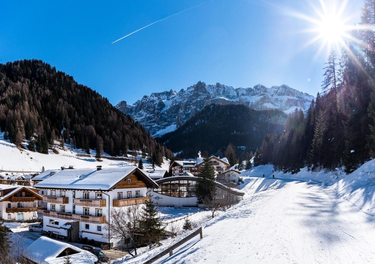 Garni Lanzinger Hotell Selva di Val Gardena Exteriör bild