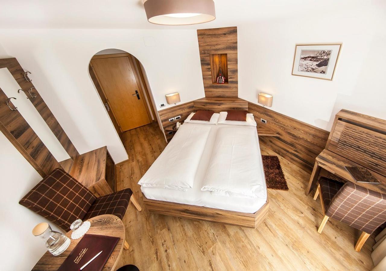Garni Lanzinger Hotell Selva di Val Gardena Exteriör bild
