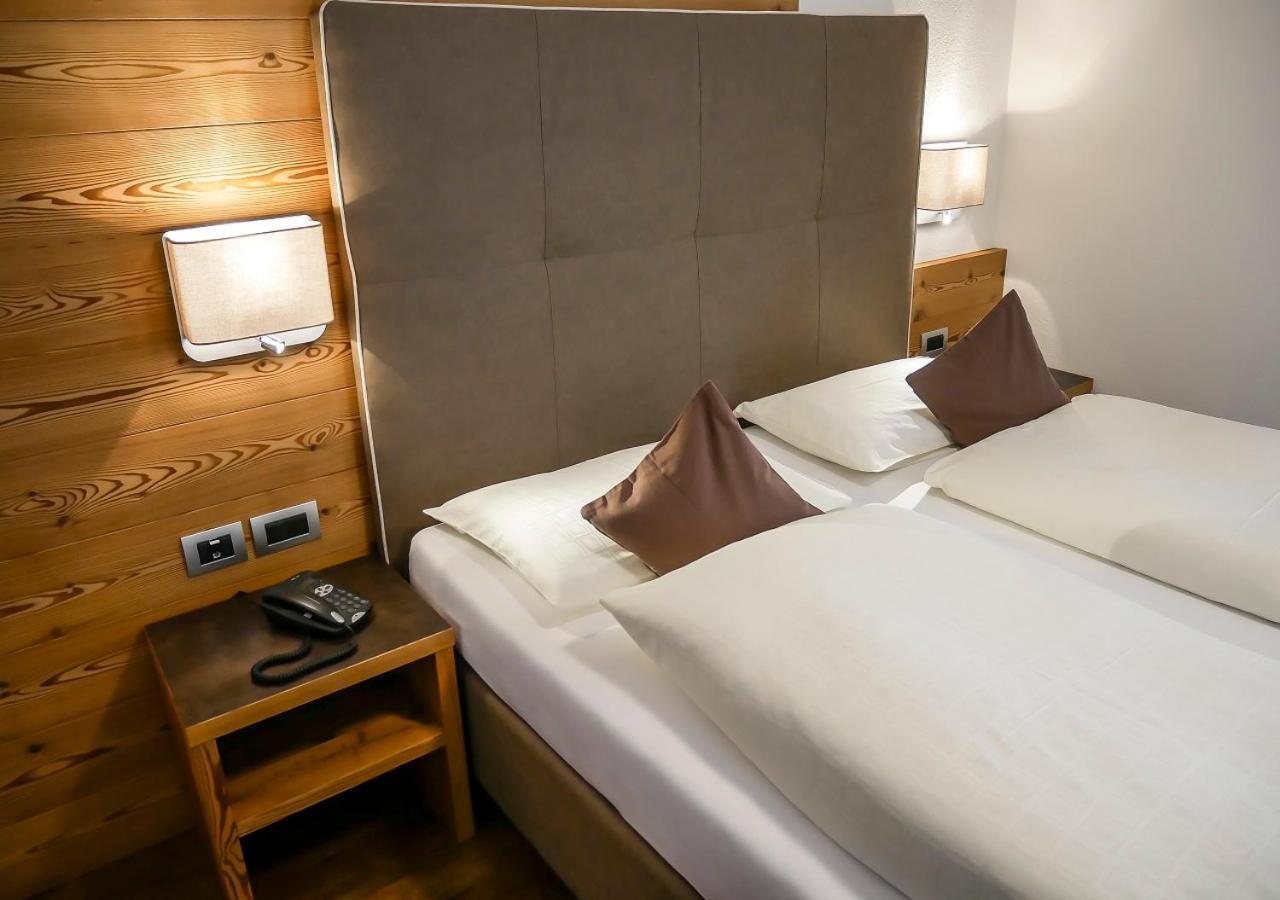 Garni Lanzinger Hotell Selva di Val Gardena Exteriör bild