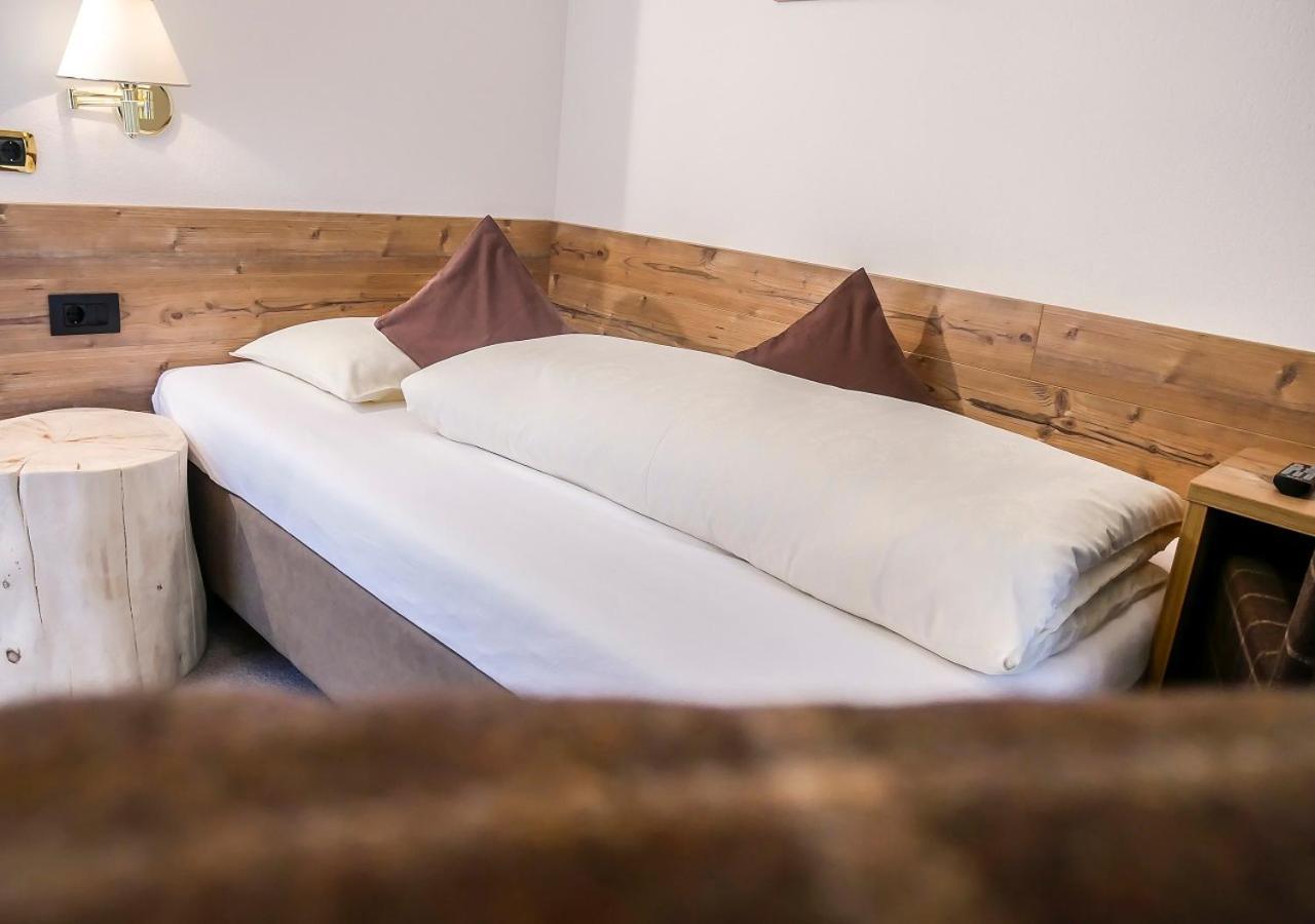 Garni Lanzinger Hotell Selva di Val Gardena Exteriör bild