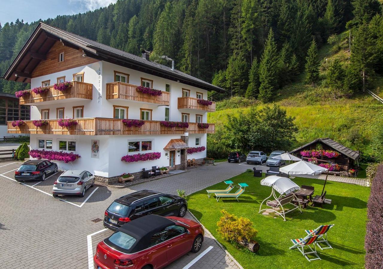 Garni Lanzinger Hotell Selva di Val Gardena Exteriör bild