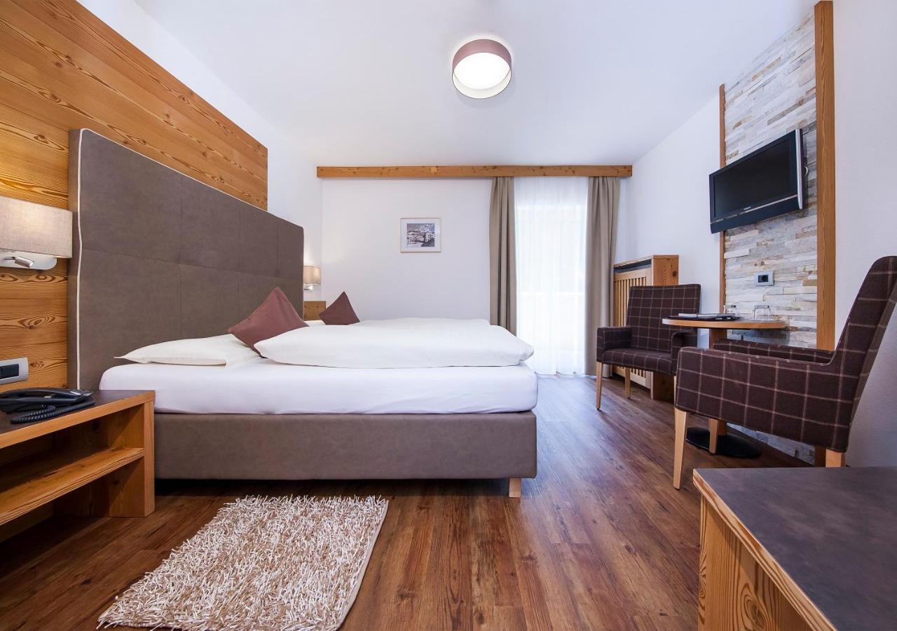 Garni Lanzinger Hotell Selva di Val Gardena Exteriör bild