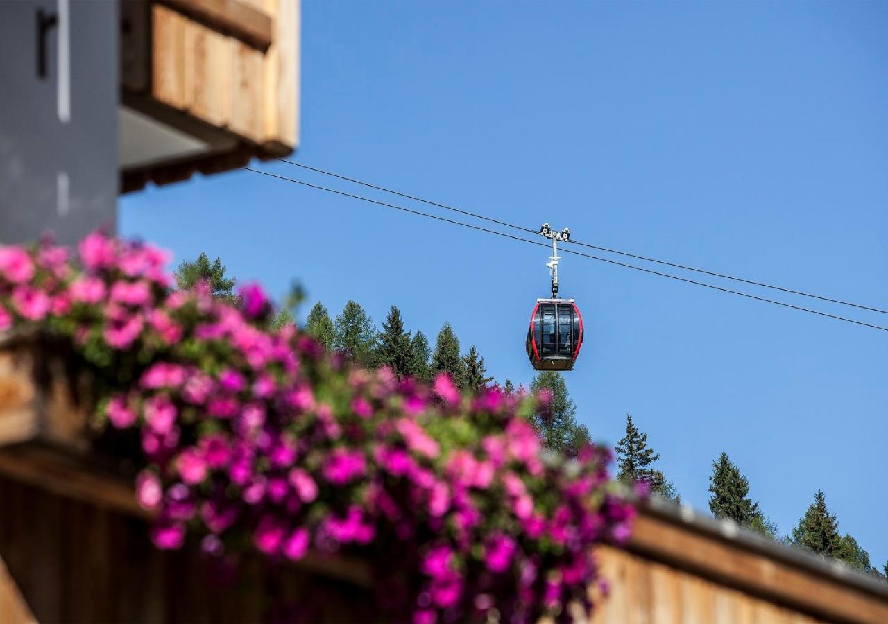 Garni Lanzinger Hotell Selva di Val Gardena Exteriör bild