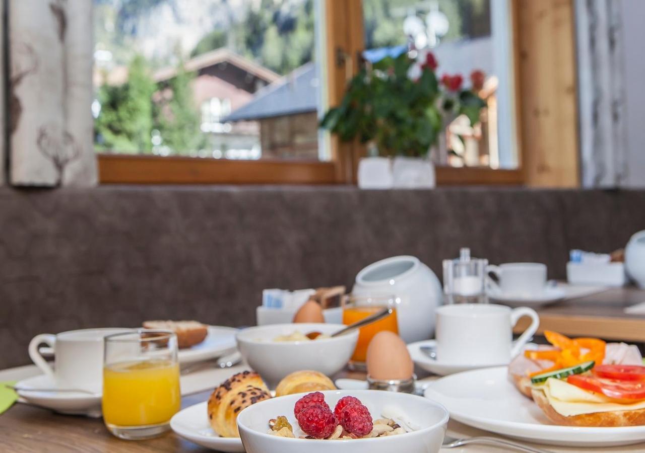 Garni Lanzinger Hotell Selva di Val Gardena Exteriör bild