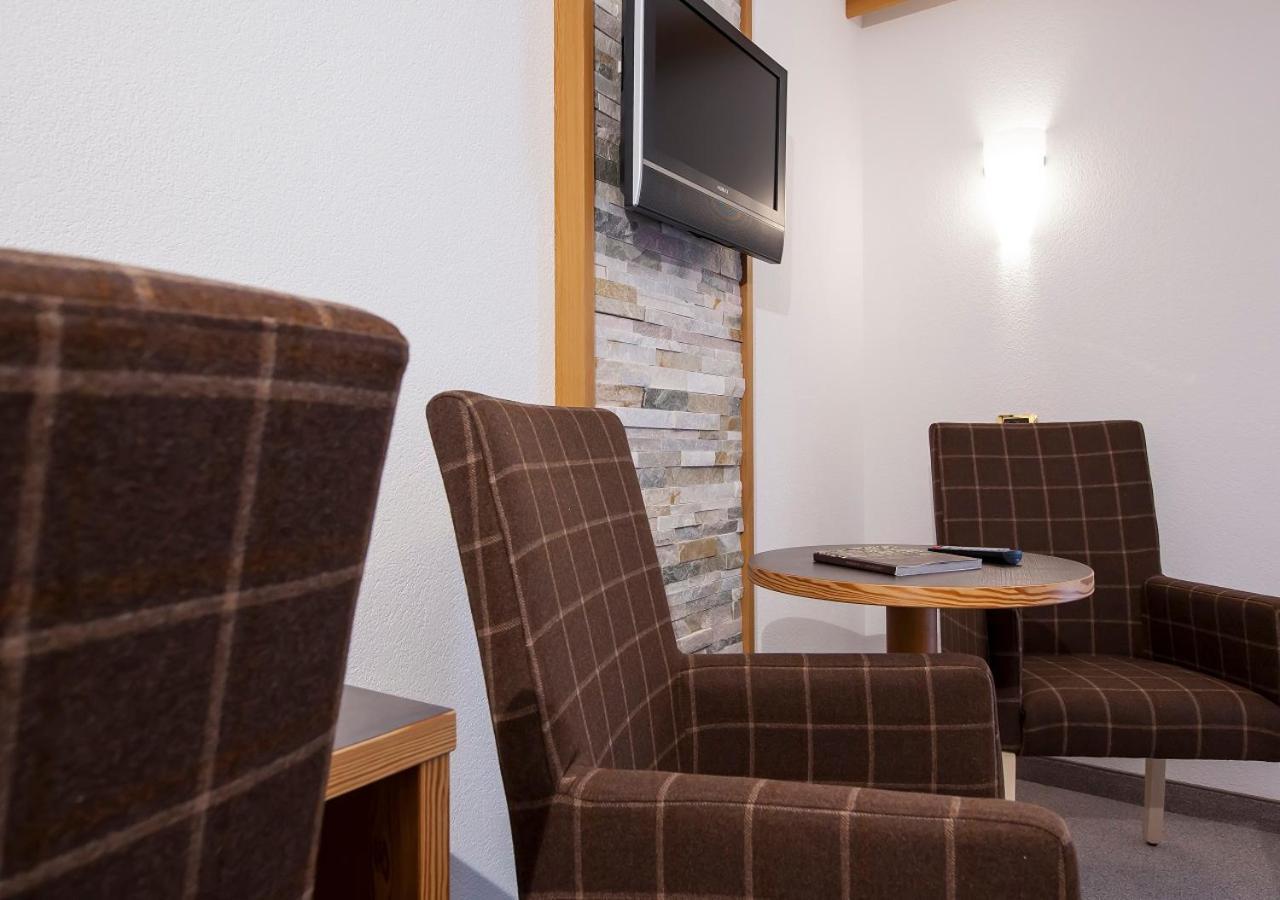 Garni Lanzinger Hotell Selva di Val Gardena Exteriör bild