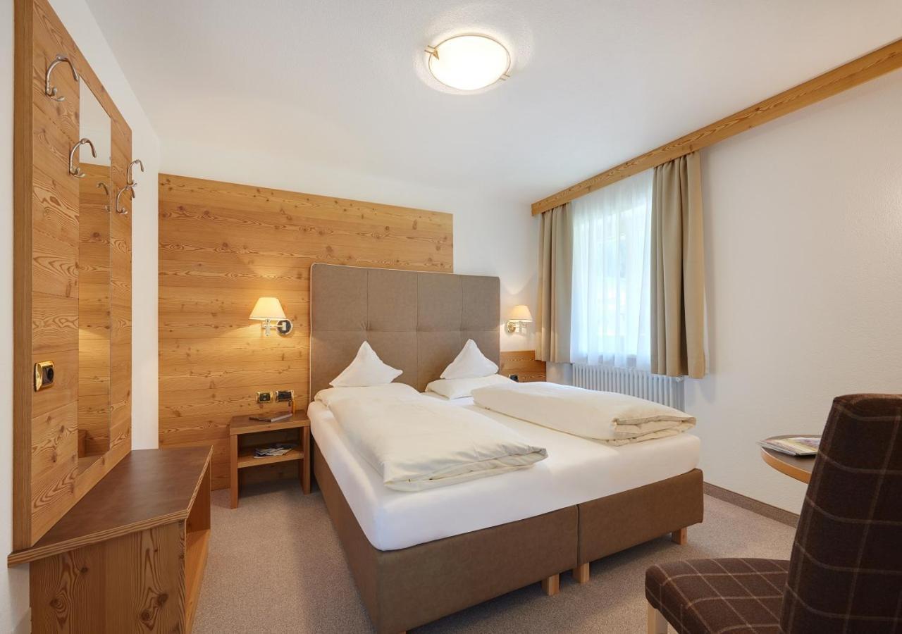 Garni Lanzinger Hotell Selva di Val Gardena Exteriör bild
